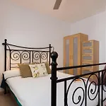 Lets Holidays Centric With Parking Tossa Apartment *