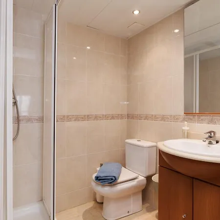Lets Holidays Centric With Parking Tossa Apartament *